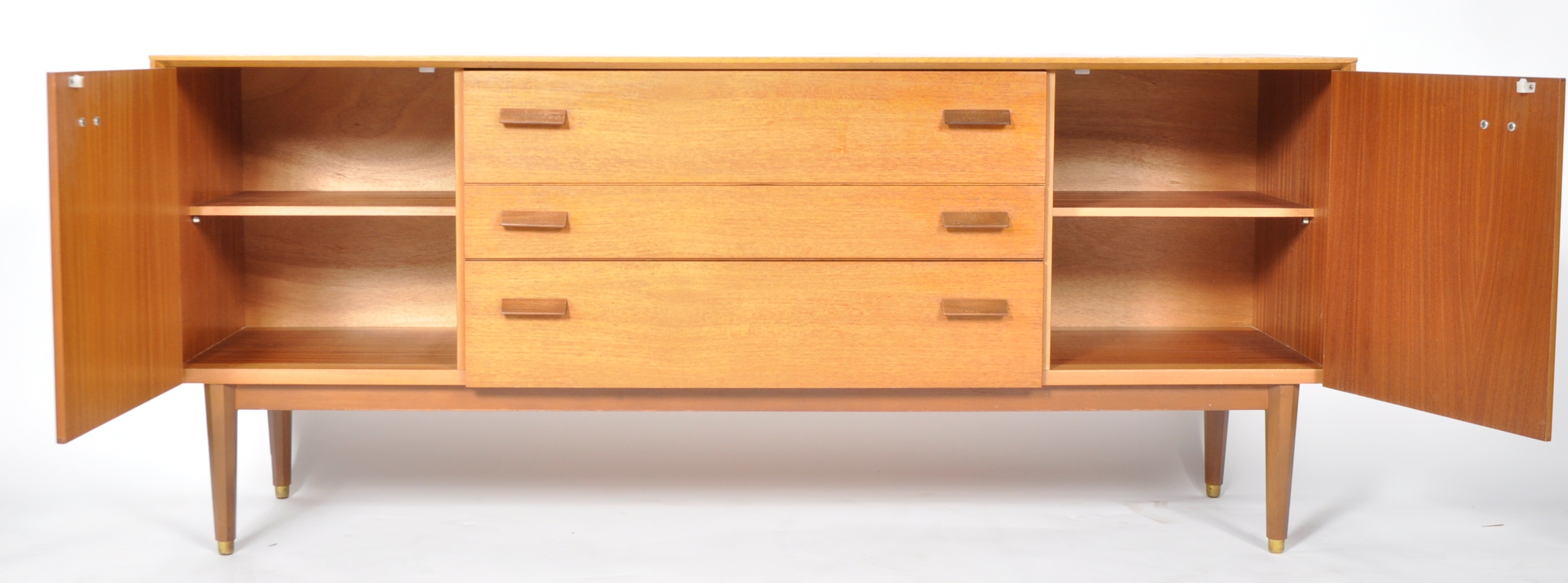 RICHARD YOUNG FOR G PLAN - MID CENTURY TEAK SIDEBOARD - Image 5 of 6