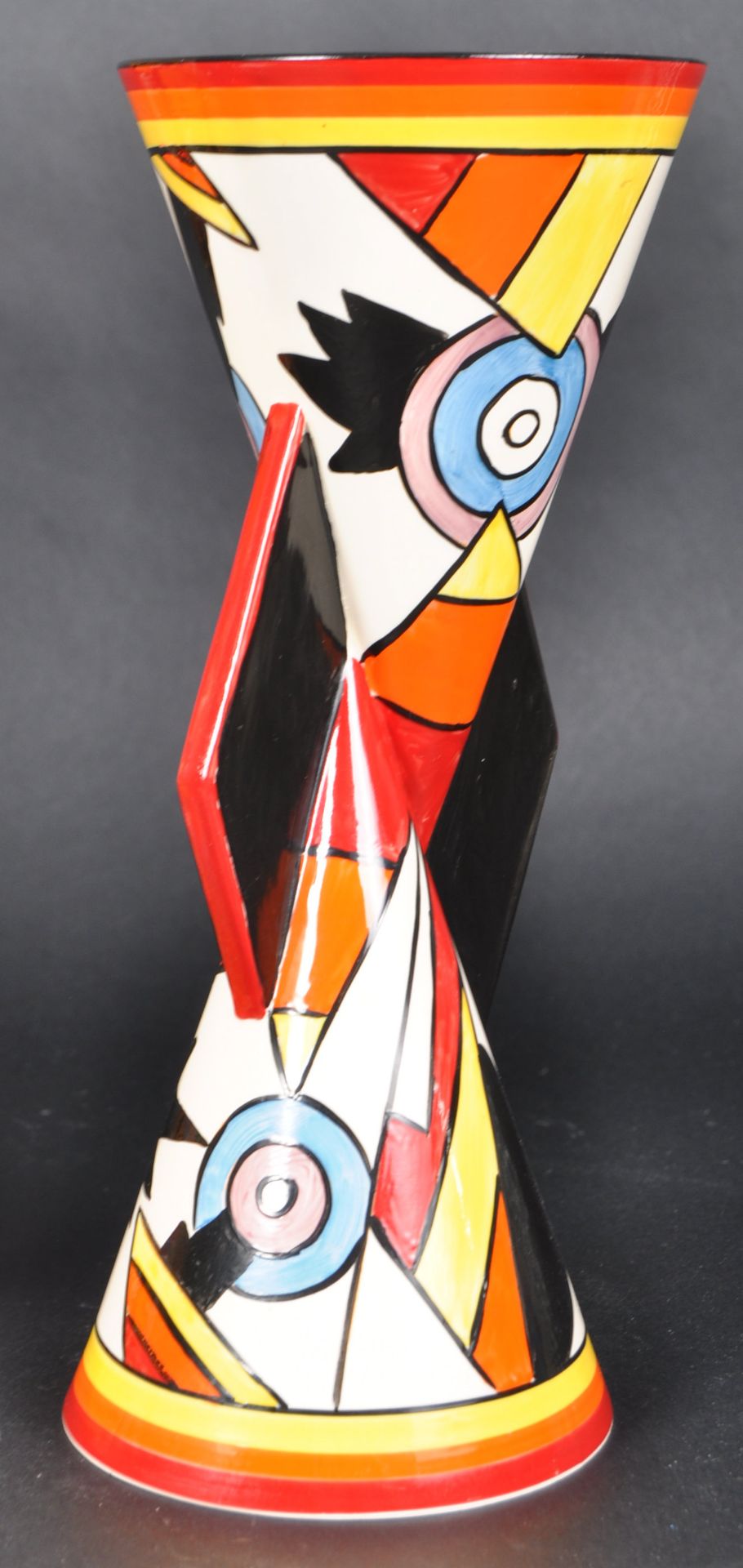 CLARICE CLIFF LIGHTNING YOYO VASE - Image 3 of 5