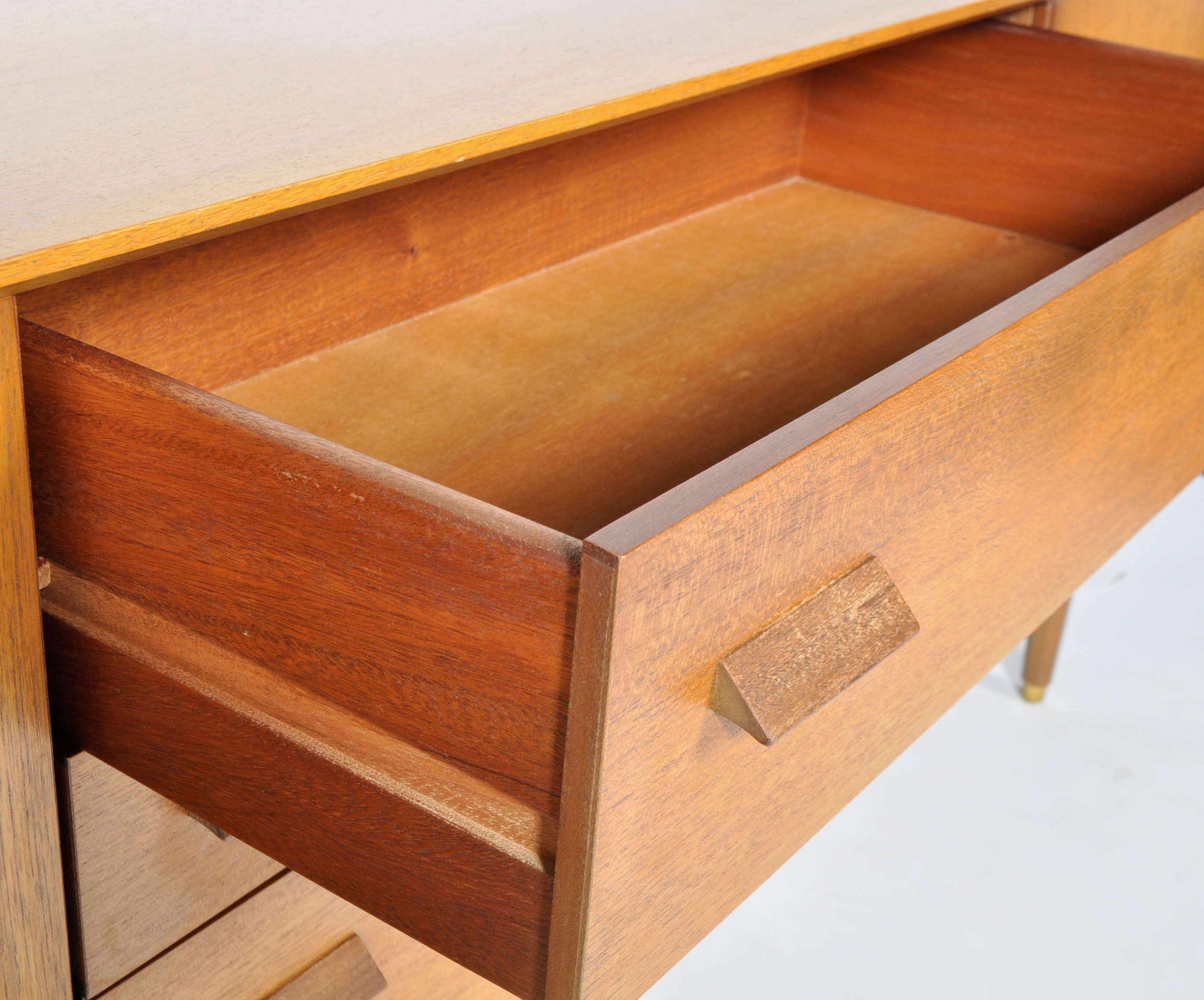 RICHARD YOUNG FOR G PLAN - MID CENTURY TEAK SIDEBOARD - Image 4 of 6