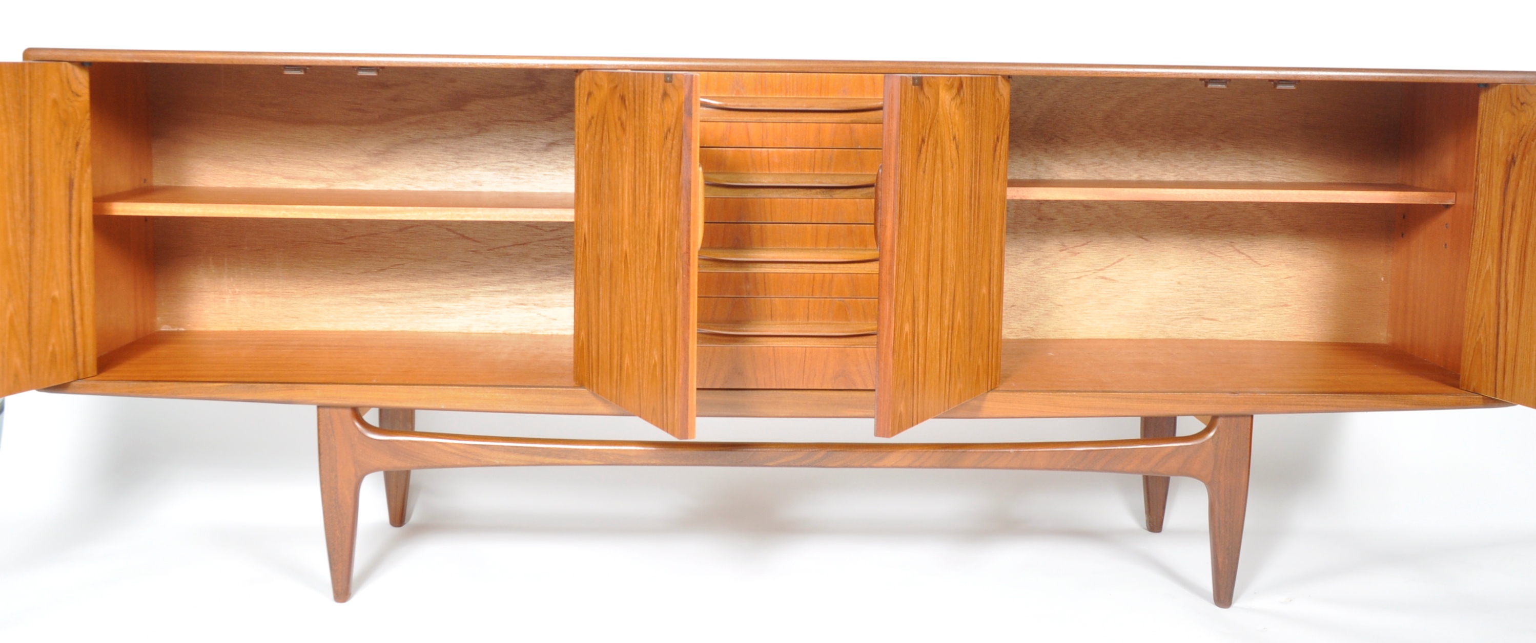 VICTOR B WILKINS - G PLAN - FRESCO RANGE - TEAK WOOD SIDEBOARD - Image 5 of 6