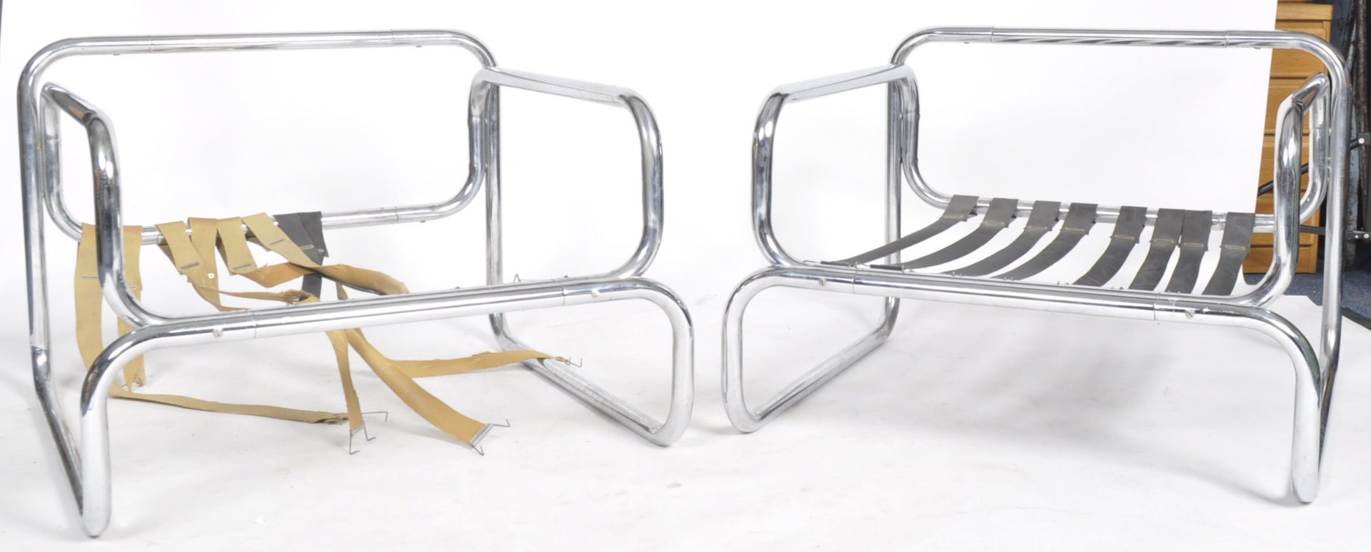 MATCHING PAIR OF 1970's CHROME AND LEATHER LOUNGE CHIARS - Bild 4 aus 6