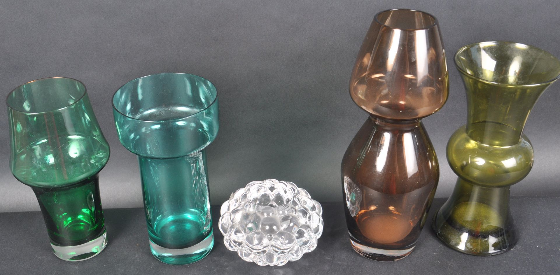 A COLLECTION OF SCANDINAVIAN STUDIO GLASS - Image 2 of 8