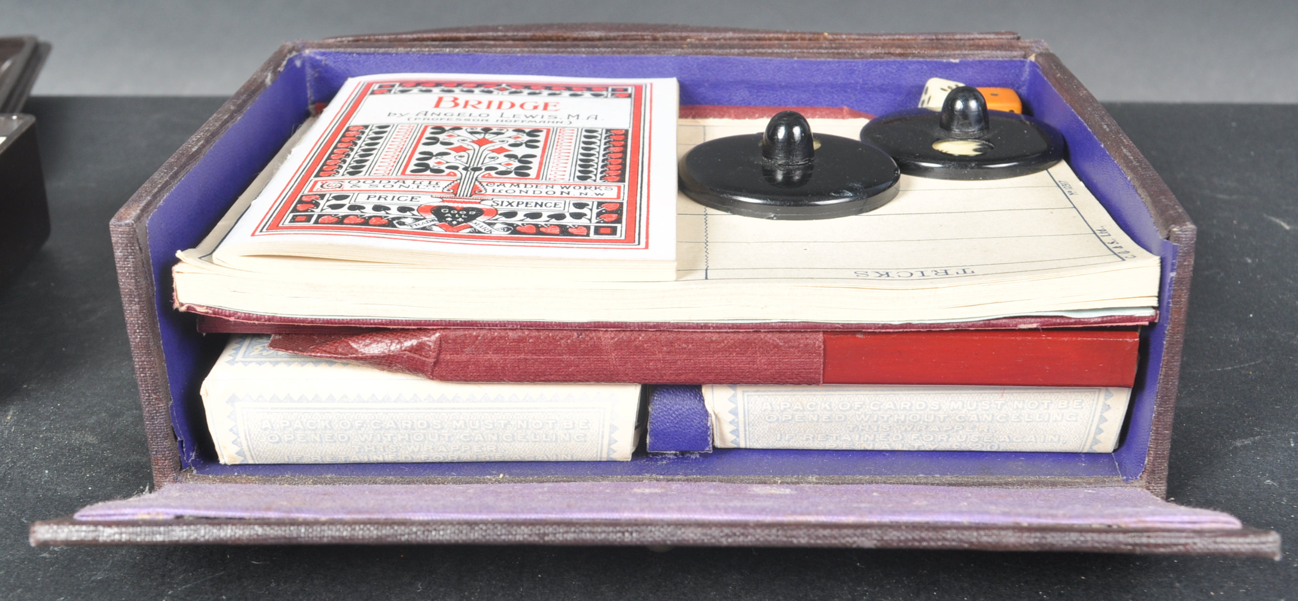 ART DECO BAKELITE CASED PLAYING CARDS AND BRIDGE SET - Image 3 of 4