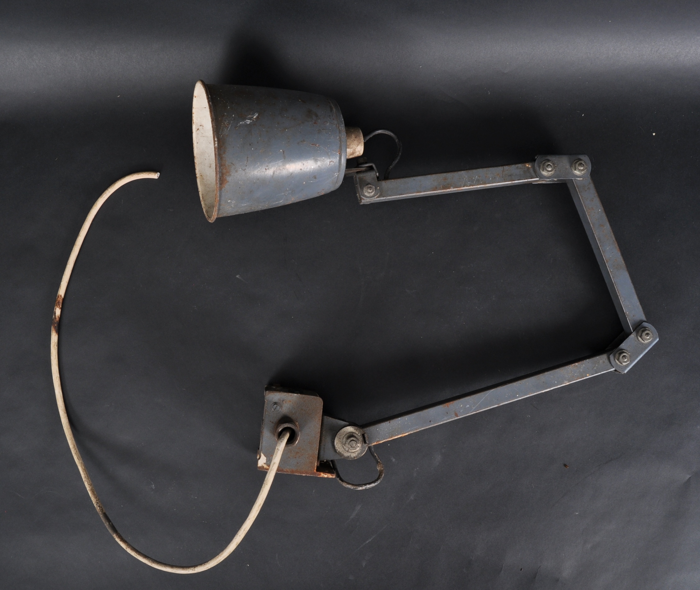 MEMLITE - 1950s MID CENTURY INDUSTRIAL FACTORY DESK LAMP - Image 2 of 7