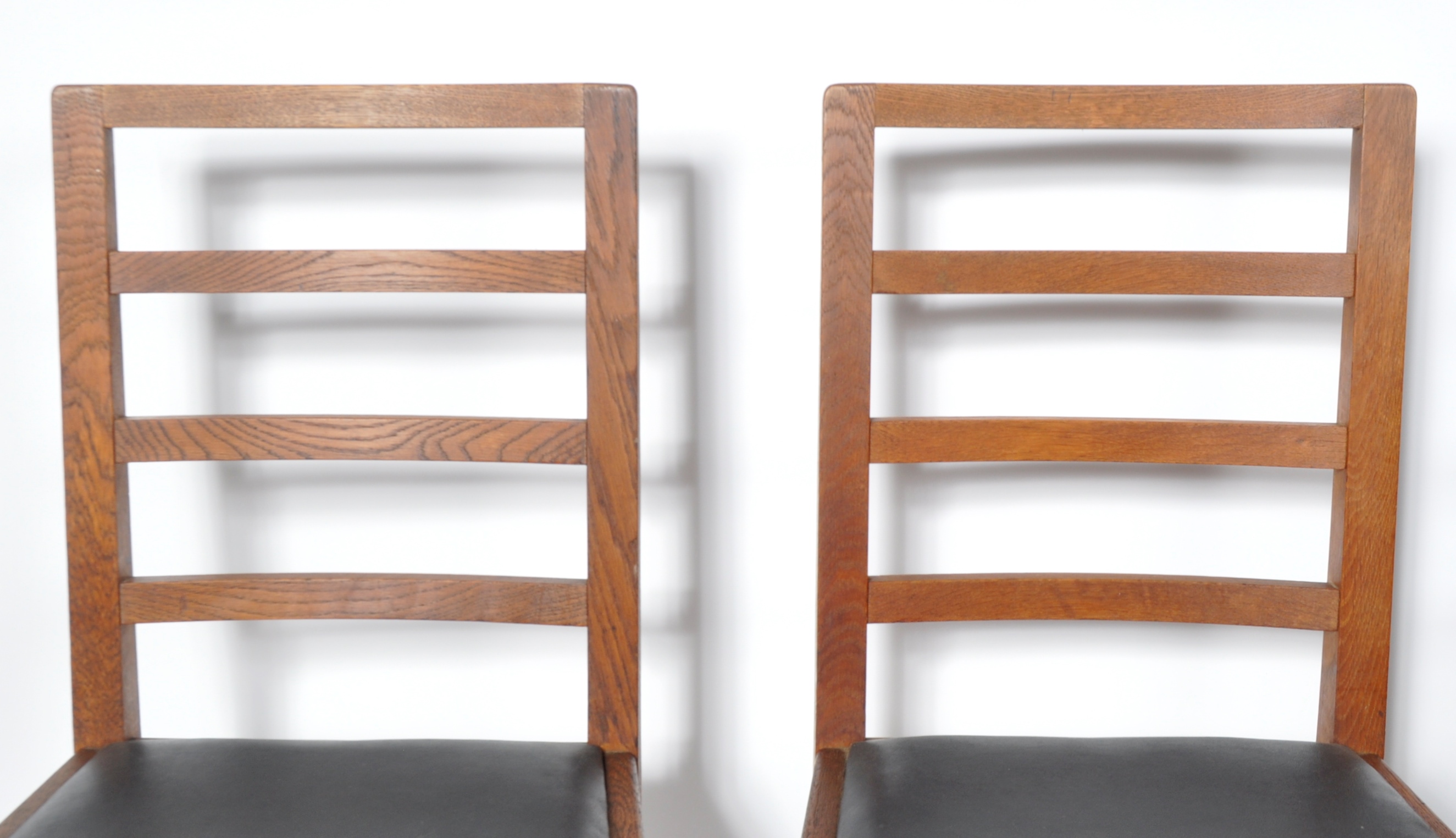FRANK WHITTON FOR GORDON RUSSELL - SET OF FOUR OAK CHAIRS - Image 4 of 6