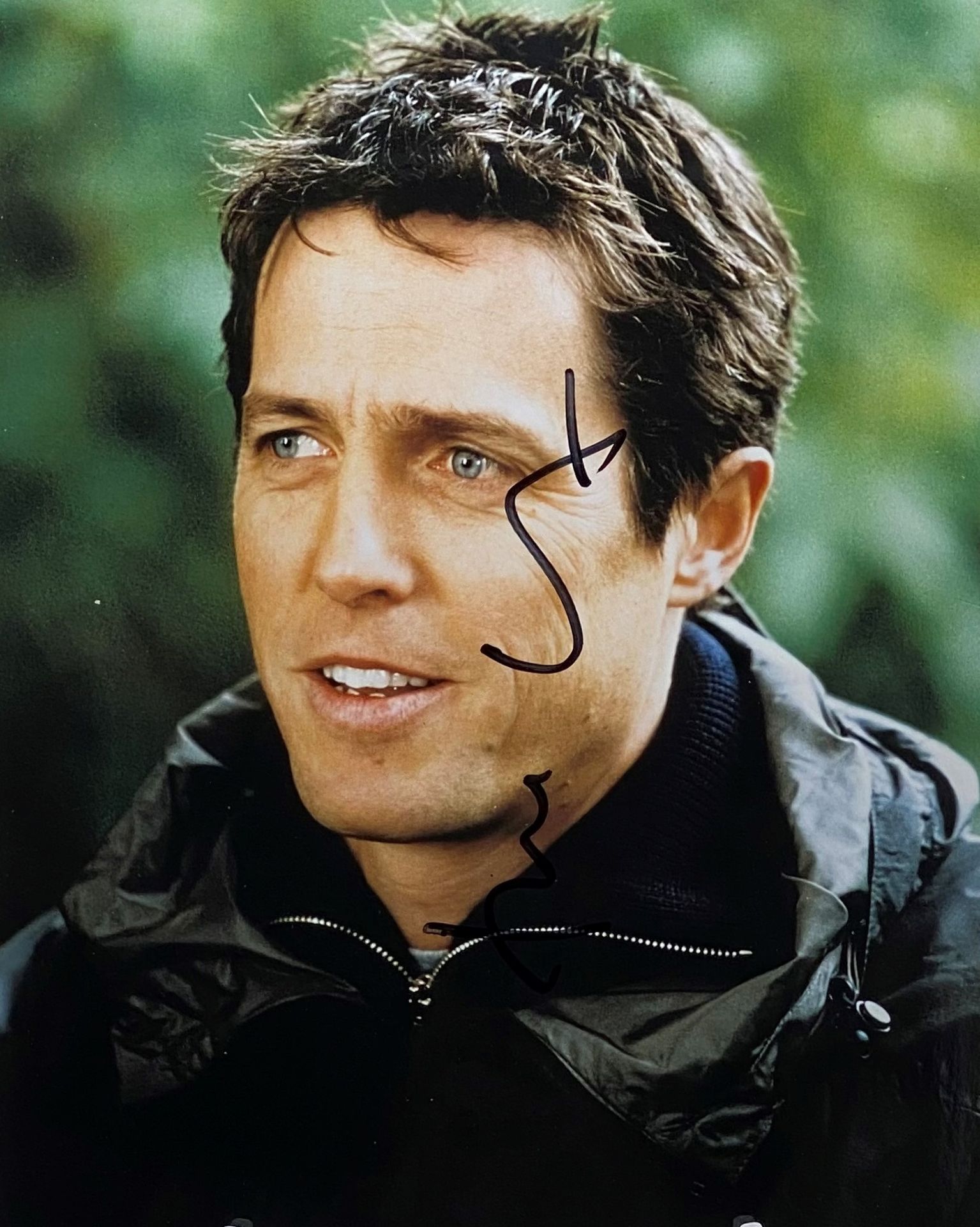 HUGH GRANT - BRITISH ACTOR - AUTOGRAPHED 8X10" PHOTO - AFTAL