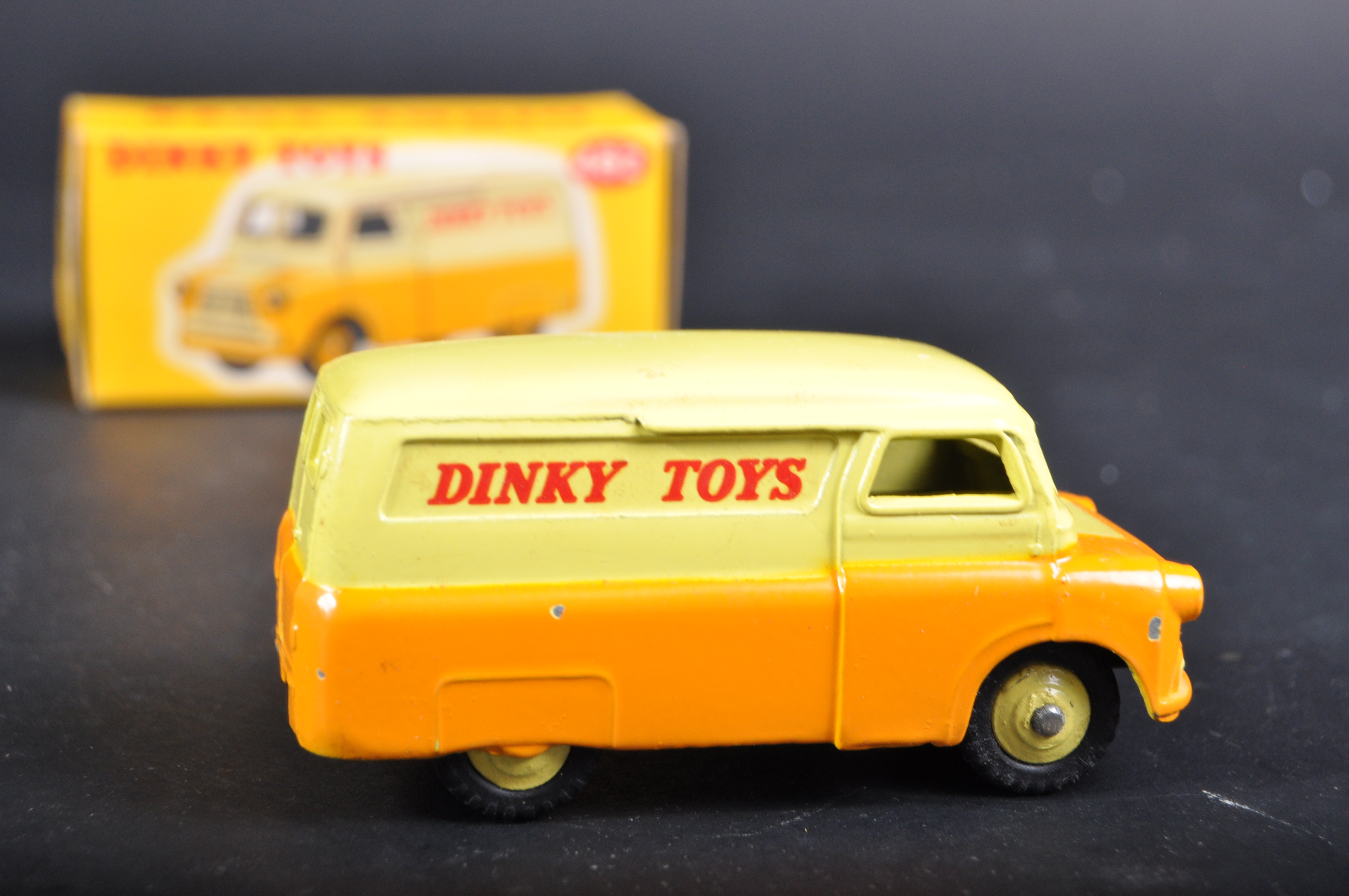 VINTAGE DINKY TOYS DIECAST MODEL 482 BEDFORD VAN - Image 4 of 5