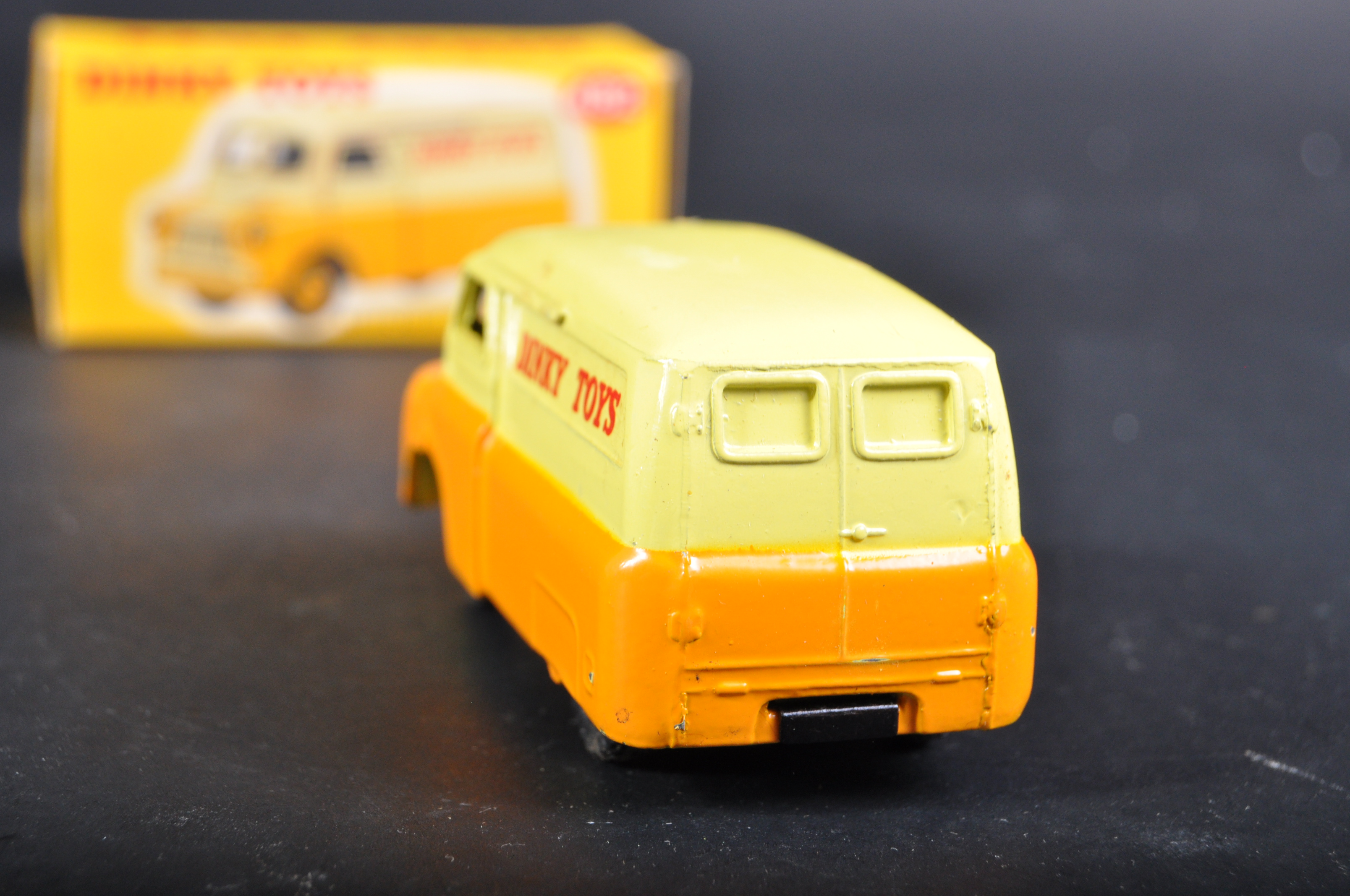 VINTAGE DINKY TOYS DIECAST MODEL 482 BEDFORD VAN - Image 3 of 5