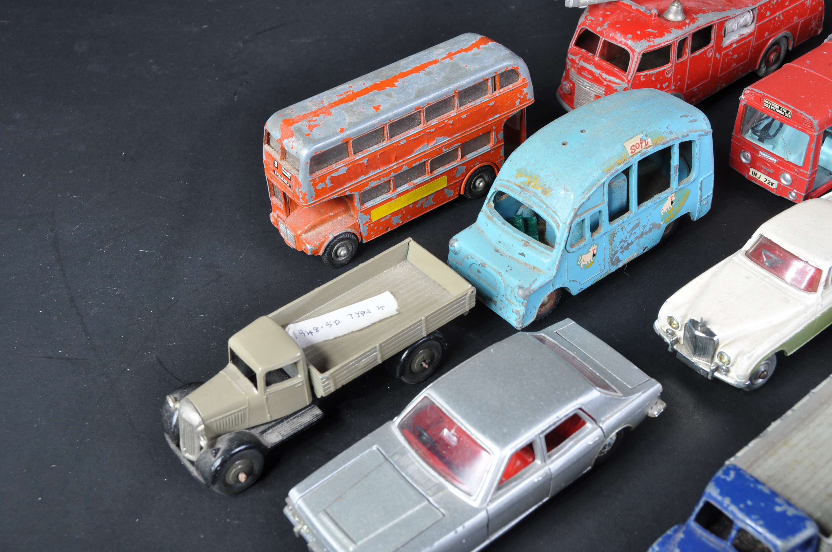 COLLECTION OF ASSORTED VINTAGE CORGI & DINKY TOYS DIECAST MODELS - Image 7 of 7