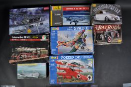 COLLECTION OF ASSORTED PLASTIC MODEL KITS