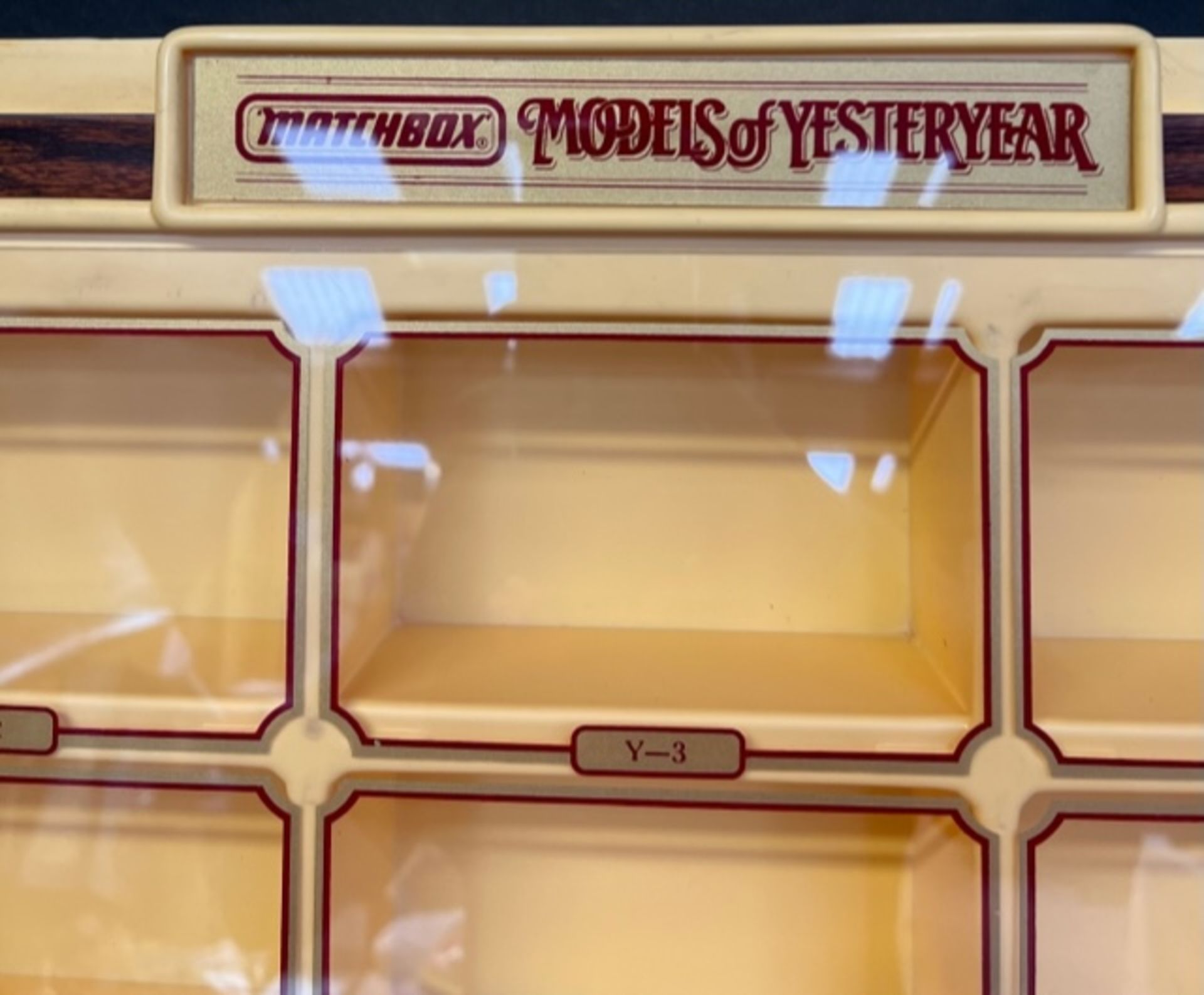 MATCHBOX MODELS OF YESTERYEAR EX-SHOP DISPLAY CASE - Image 3 of 6