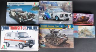 COLLECTION OF ASSORTED PLASTIC MODEL KITS