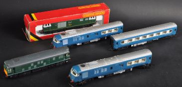 COLLECTION OF HORNBY 00 GAUGE DIESEL LOCOMOTIVES & CARRIAGES