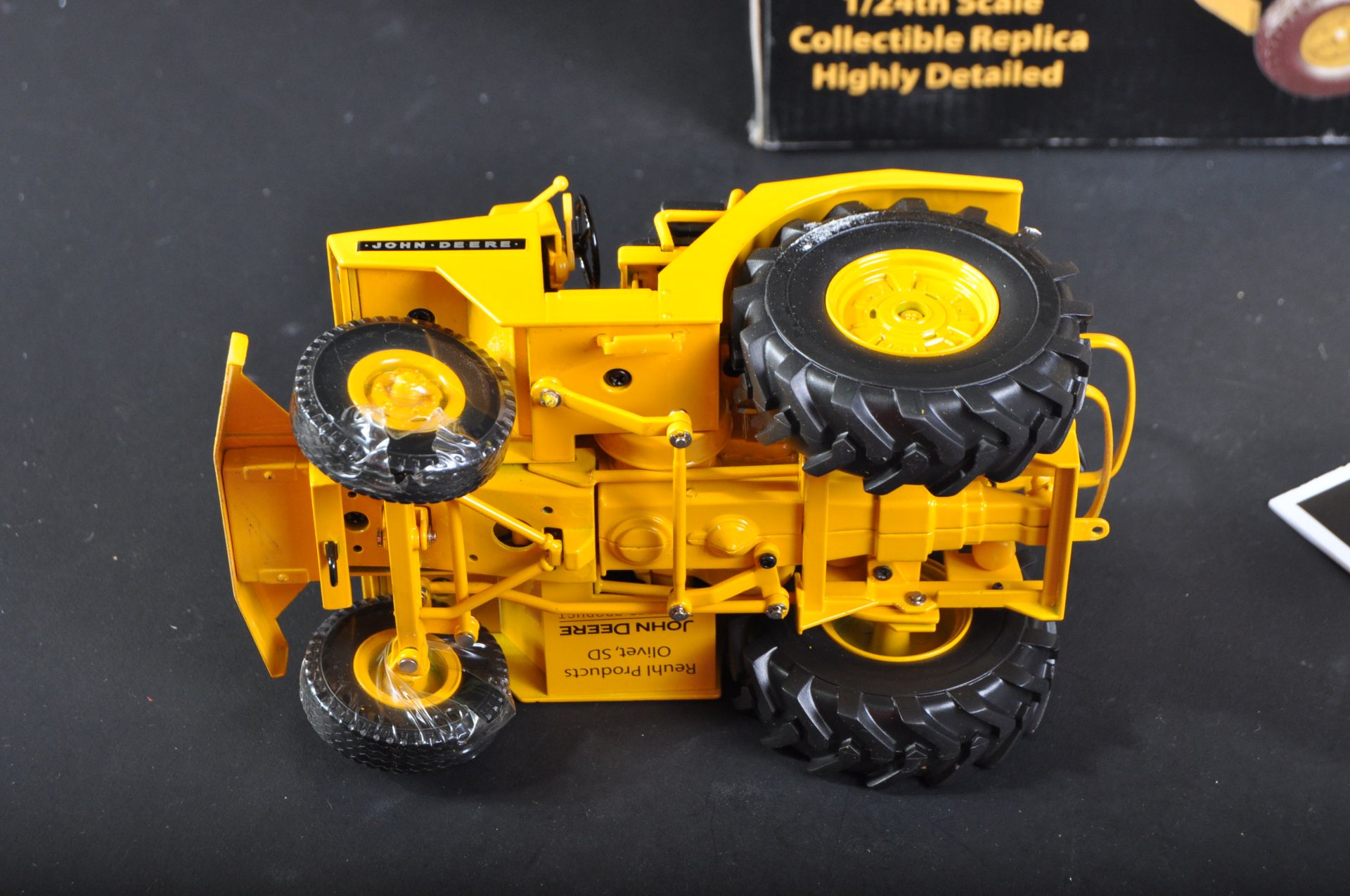 ORIGINAL REUHL MADE 1/24 SCALE DIECAST JOHN DEERE ELEVATING SCARPPER - Image 5 of 9