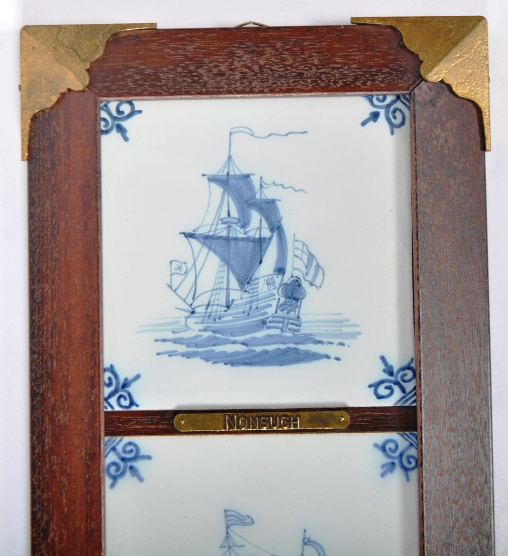 SET OF FIVE 19TH CENTURY DELFT SHIP TILES IN FRAME - Bild 2 aus 6