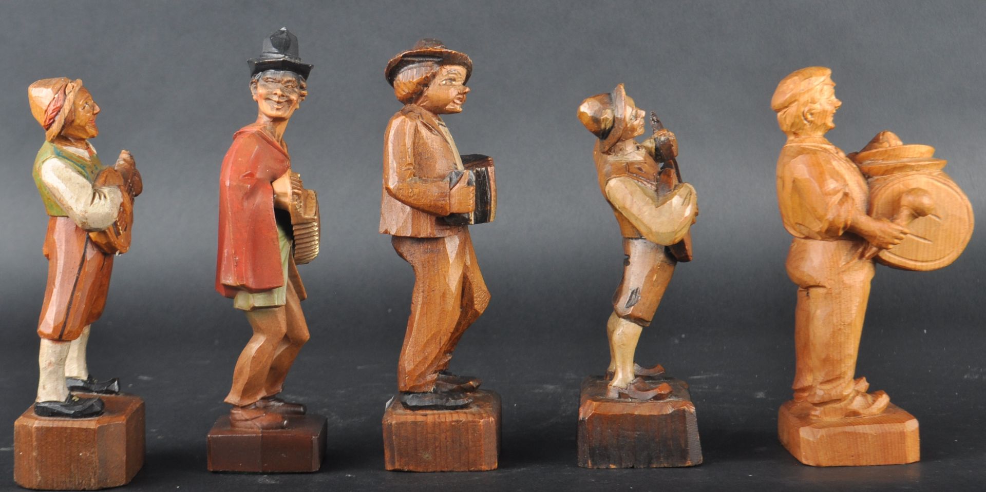 SET OF FIVE LATE 19TH CENTURY BLACK FOREST MUSICIANS - Bild 6 aus 10