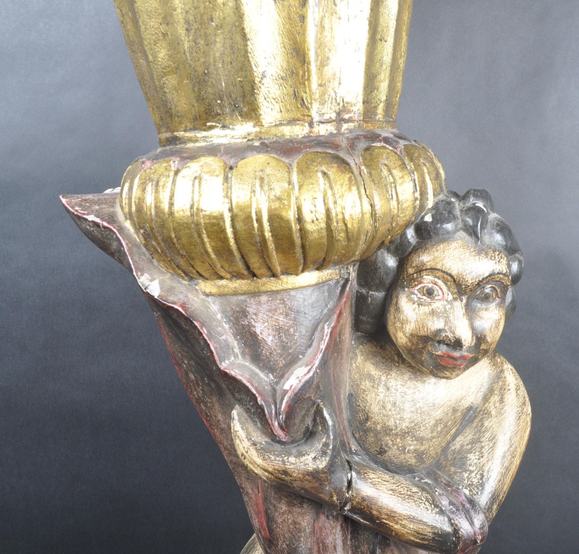 HAND CARVED WOODEN STATUE CHERUB STATUE / TORCHIERE - Image 4 of 6