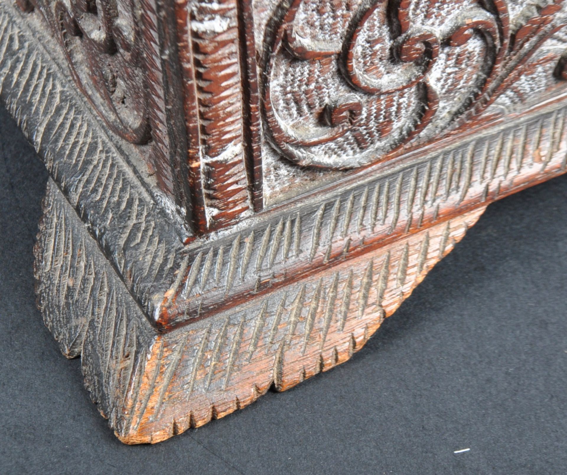 19TH CENTURY CARVED INDIAN WORKBOX - Image 9 of 9