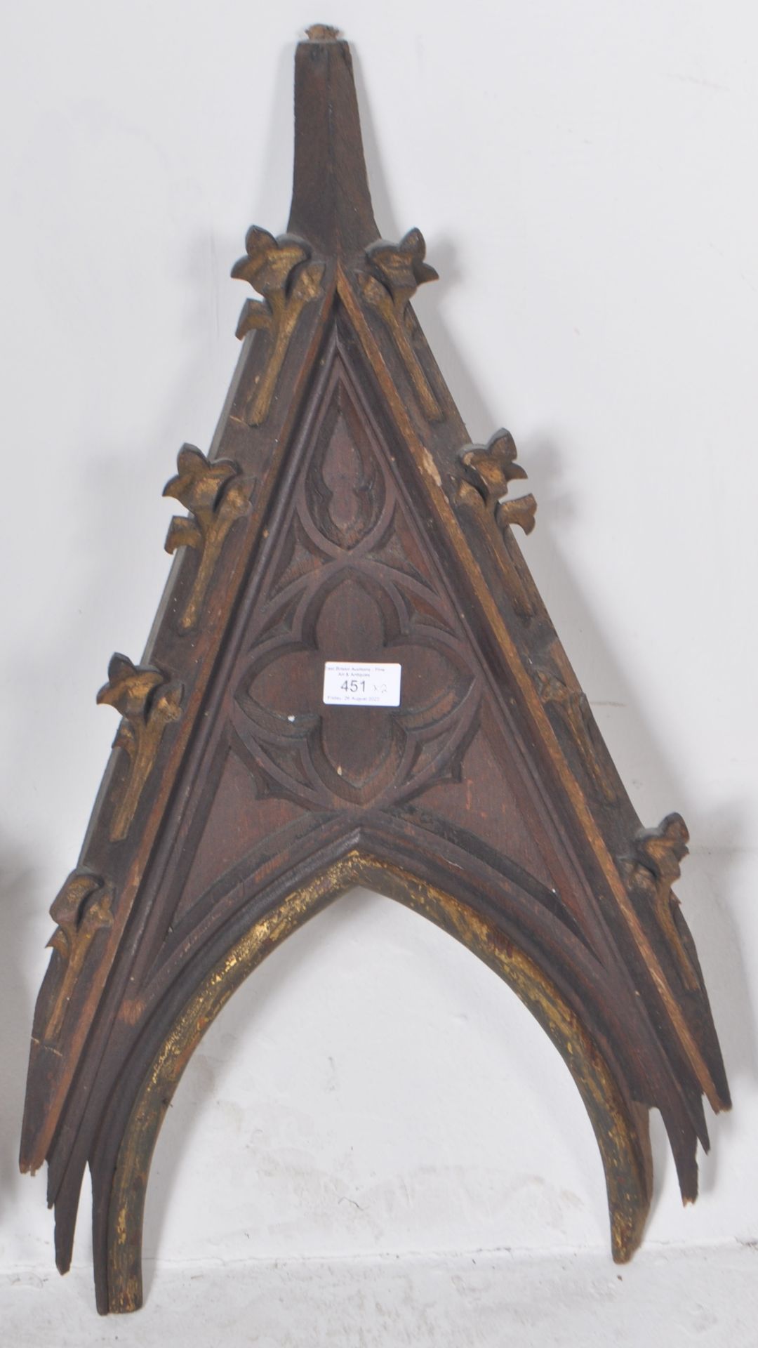 PAIR OF 19TH CENTURY HAND CARVED GOTHIC ARCHES - Bild 2 aus 5