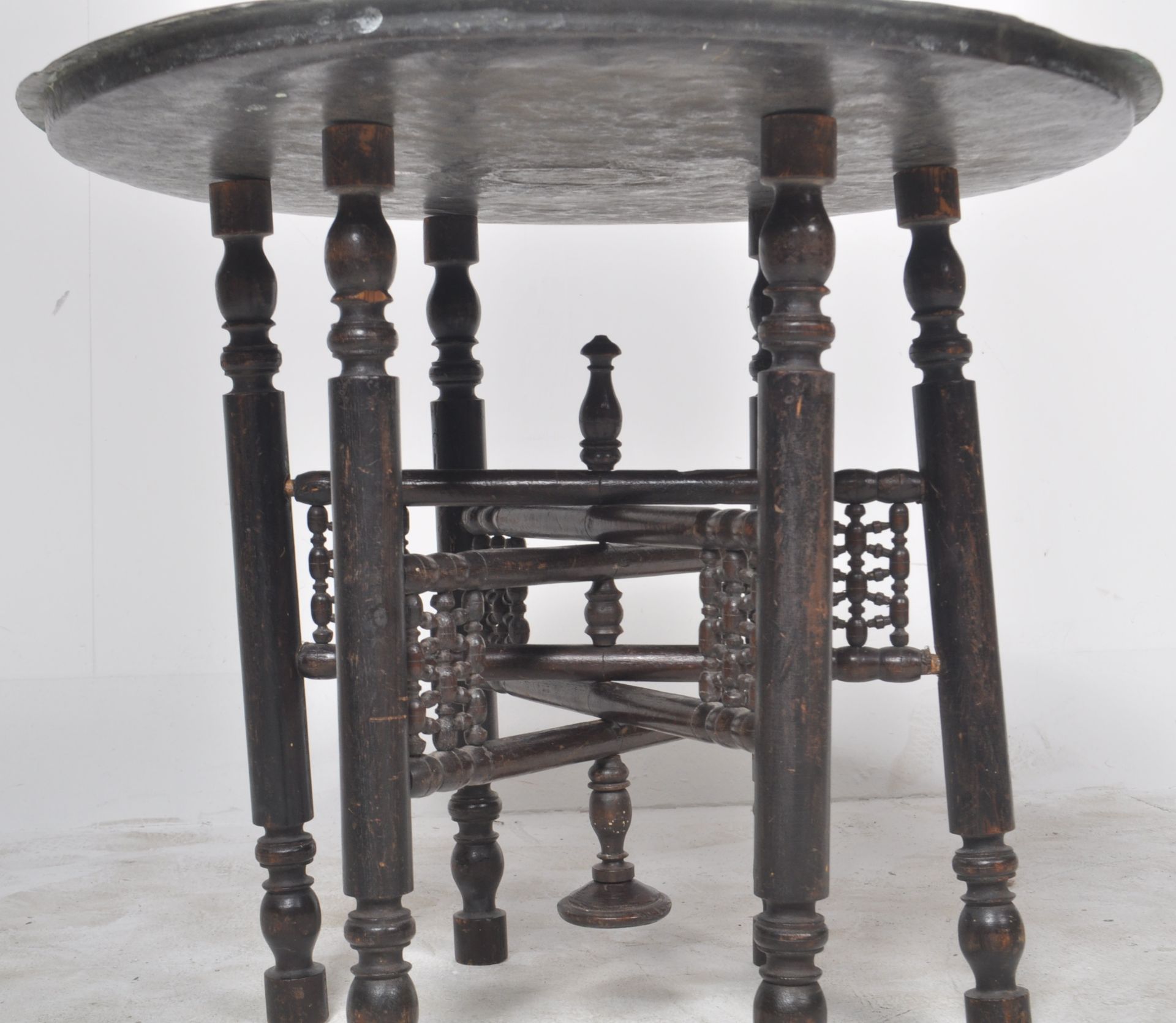 19TH CENTURY BRASS TOPPED BENARES TABLE - Image 2 of 7