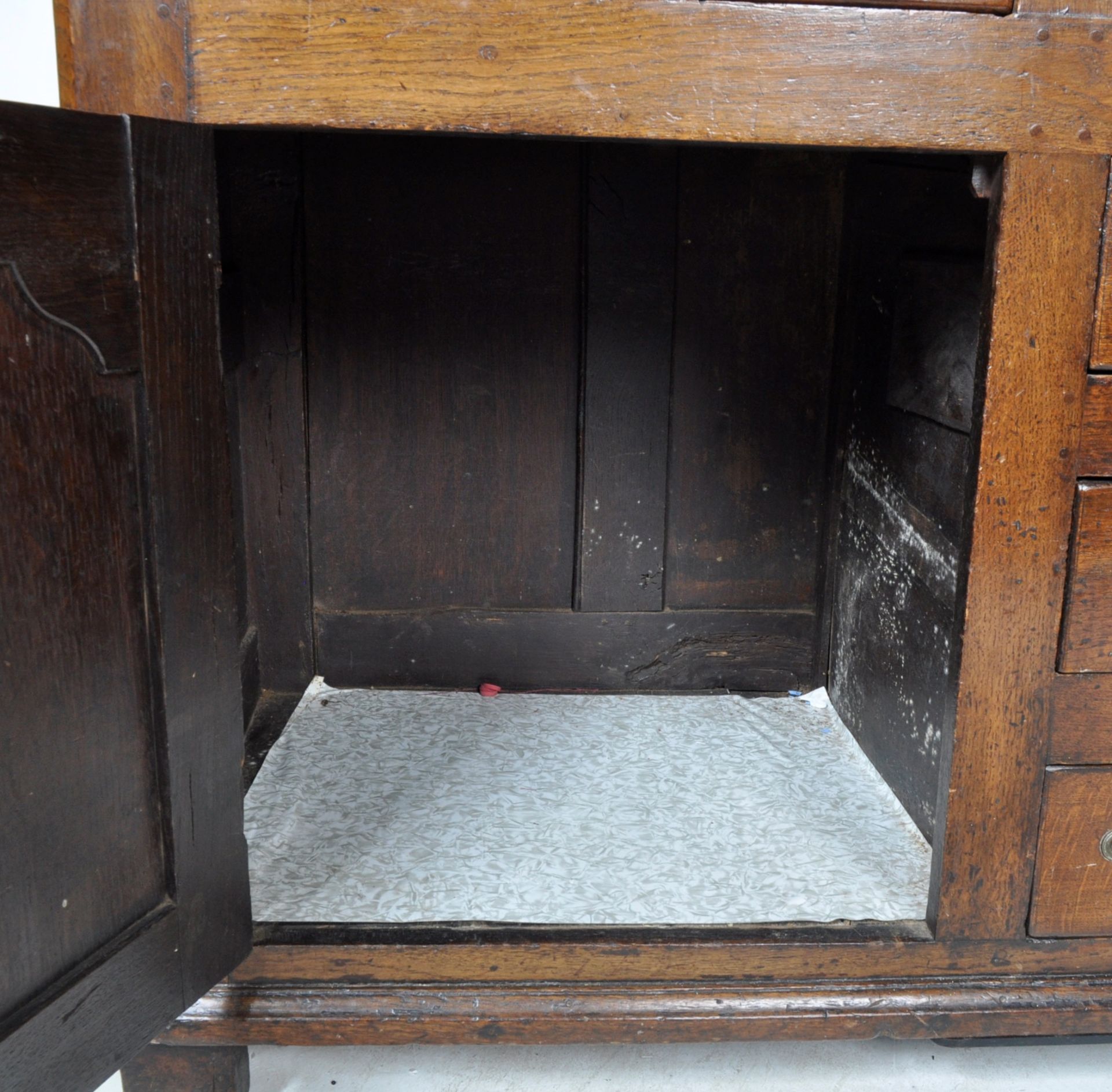 18TH CENTURY GEORGE III OAK WELSH DRESSER - Image 7 of 9