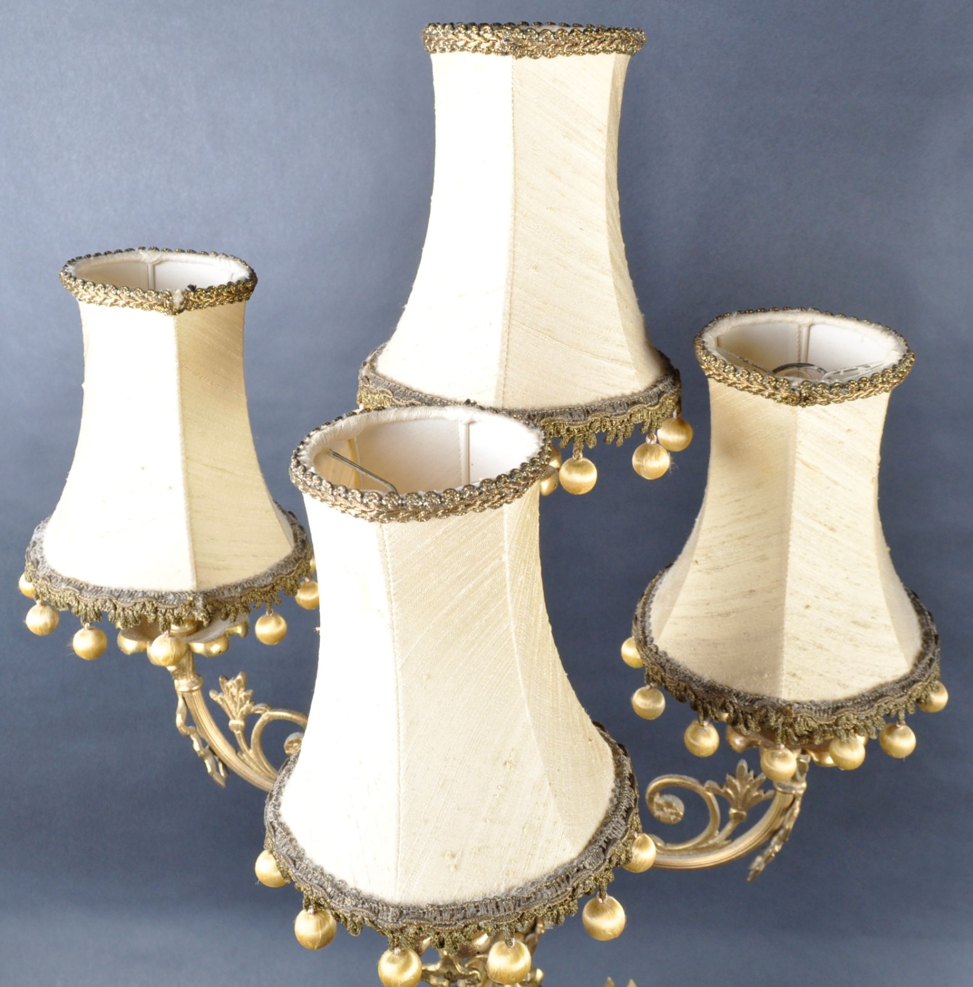 PAIR OF EARLY 20TH CENTURY ORMOLU TABLE LIGHTS - Image 3 of 11