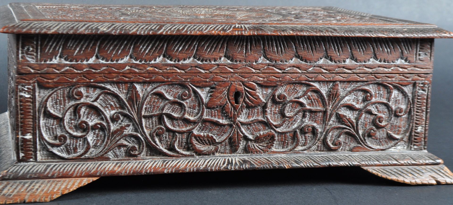 19TH CENTURY CARVED INDIAN WORKBOX - Image 5 of 9