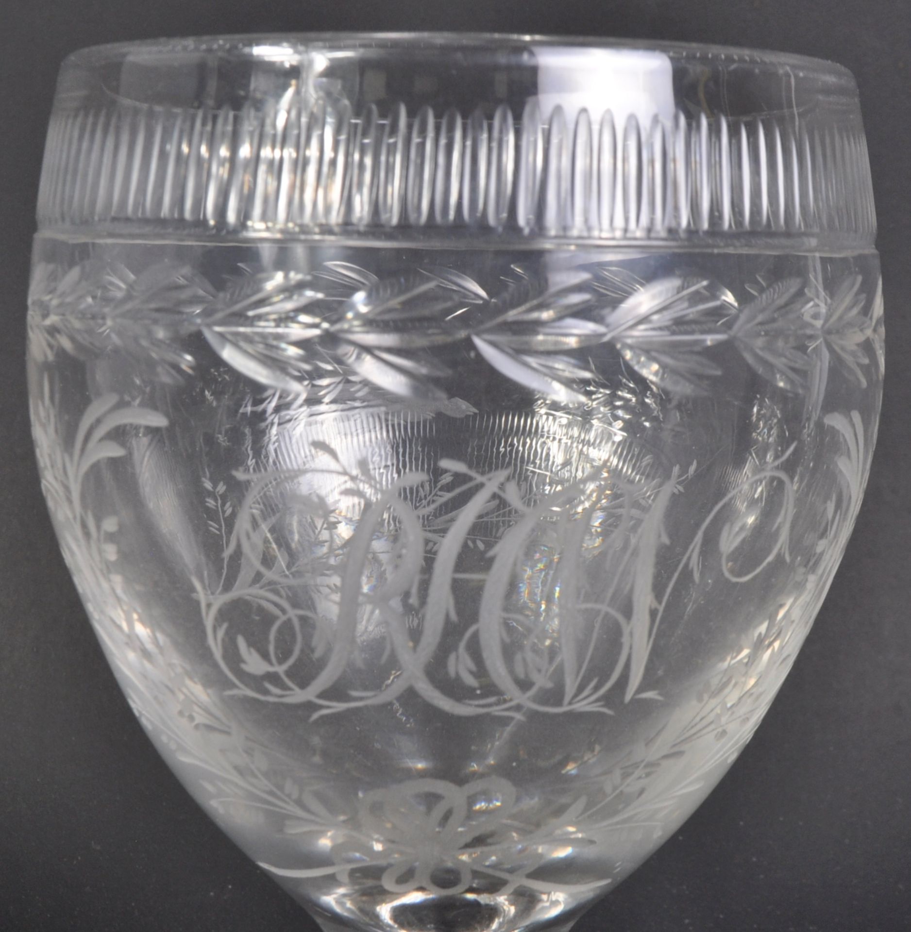 LARGE EARLY 19TH CENTURY ENGRAVED WINE DRINKING GOBLET - Bild 4 aus 7