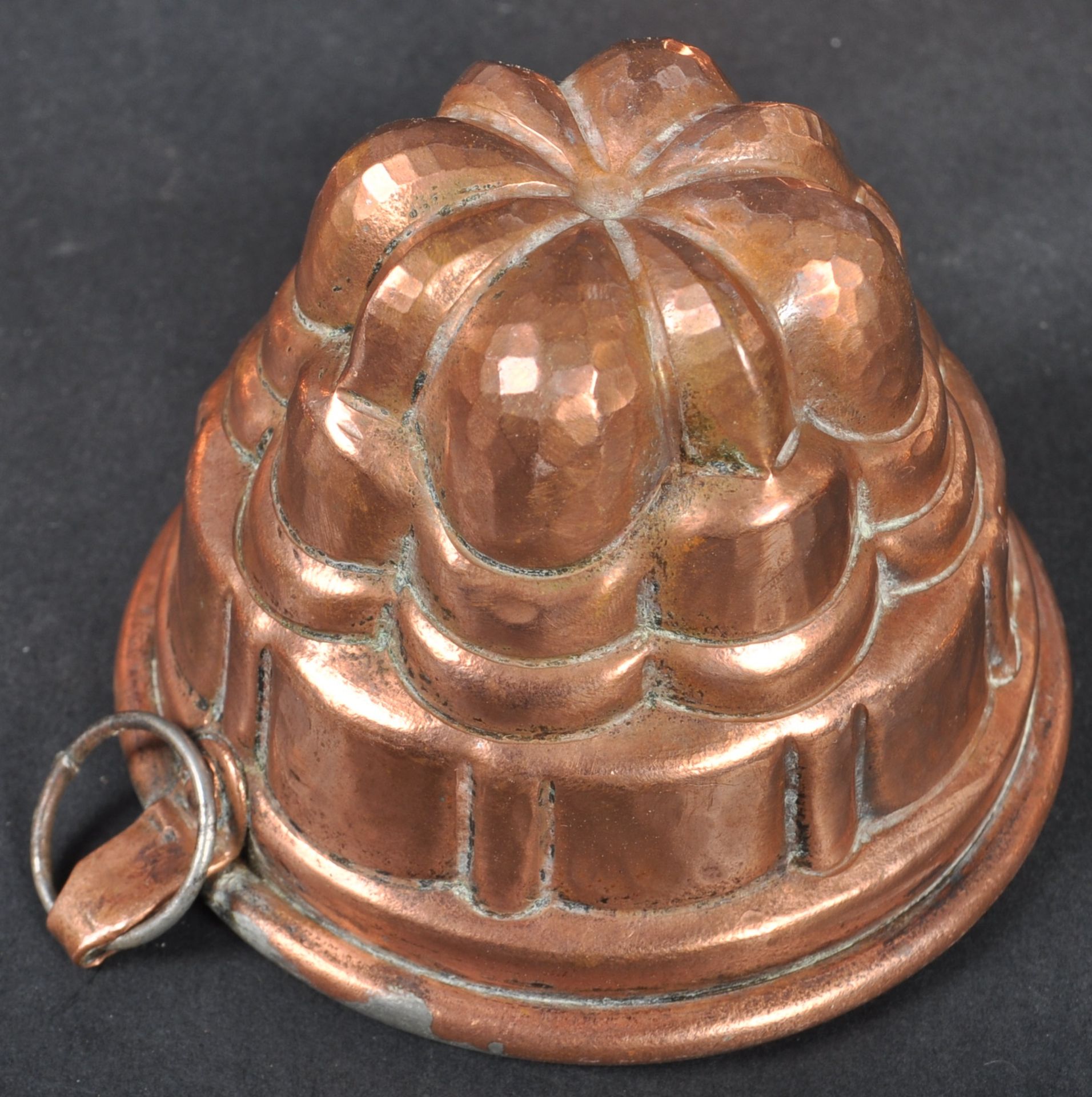 COLLECTION OF EDWARDIAN COPPER JELLY MOLDS - Bild 4 aus 6