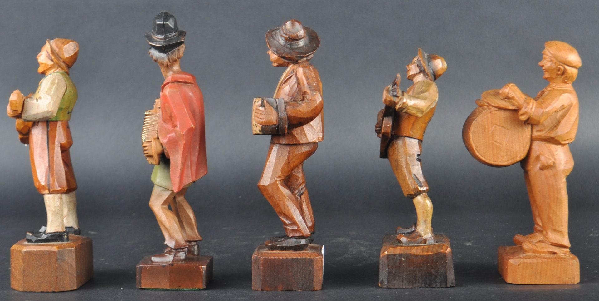 SET OF FIVE LATE 19TH CENTURY BLACK FOREST MUSICIANS - Bild 8 aus 10