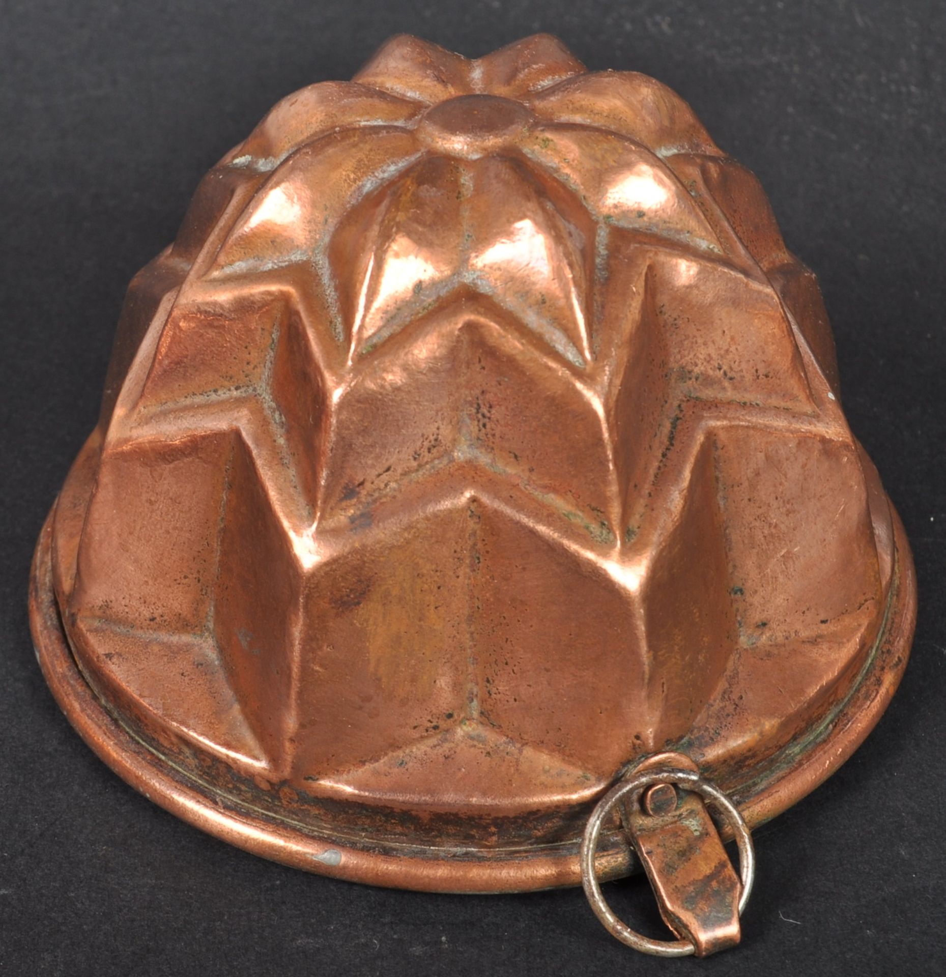 COLLECTION OF EDWARDIAN COPPER JELLY MOLDS - Bild 3 aus 6