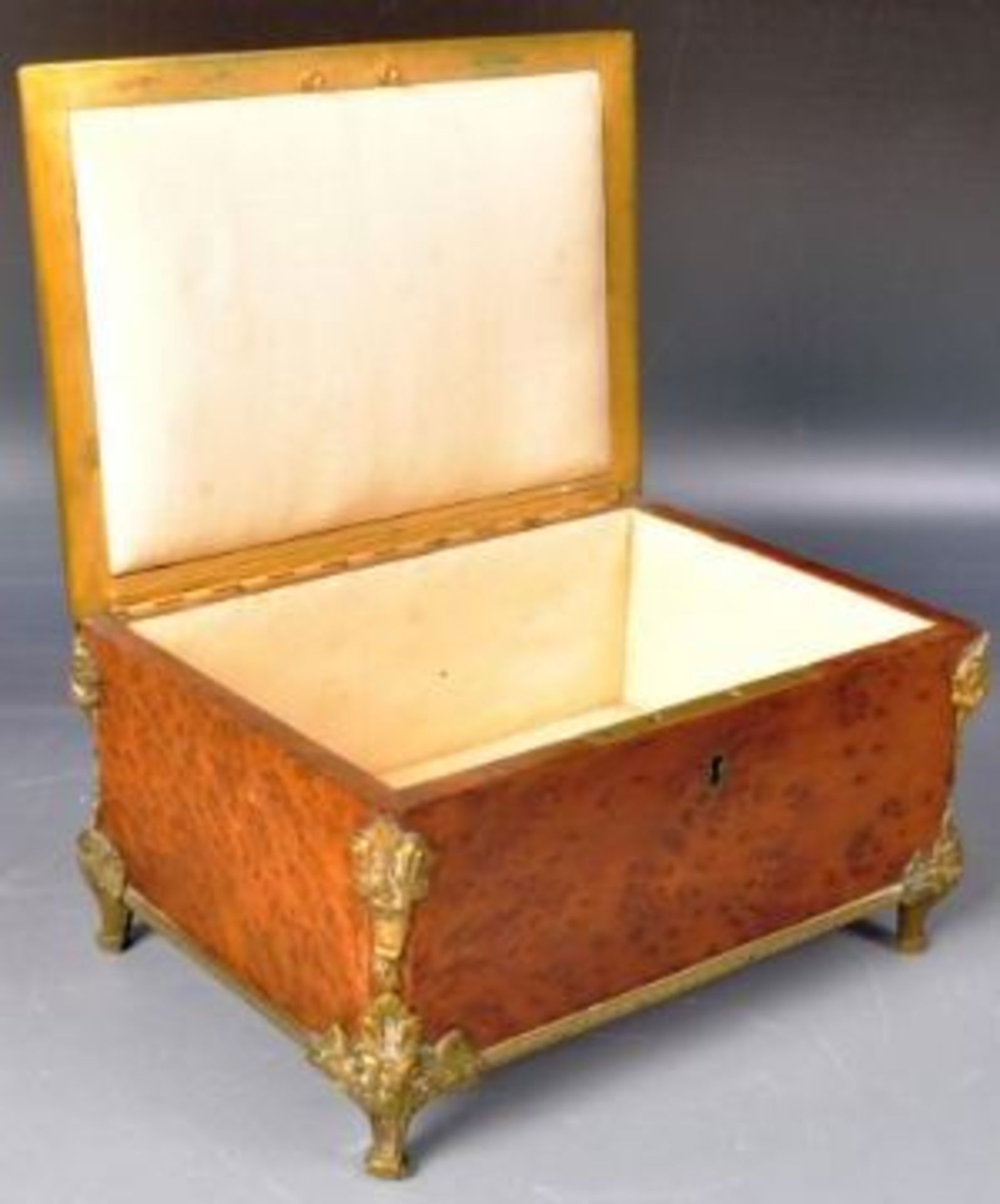 19TH CENTURY GEORGE III BIRDSEYE MAPLE JEWELLERY BOX - Image 5 of 9