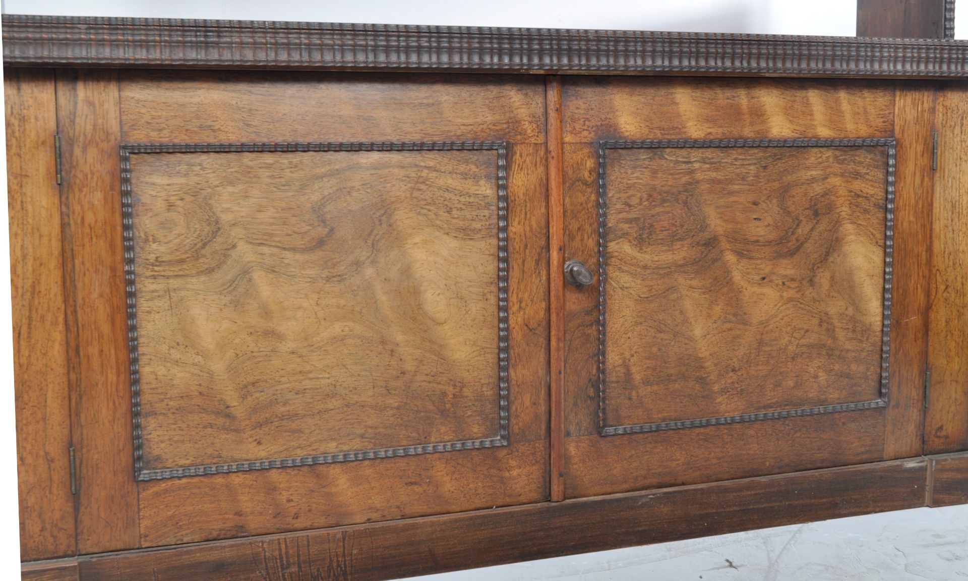 19TH CENTURY ROSEWOOD BOOKCASE WITH RIPPLE MOULDING - Bild 6 aus 7