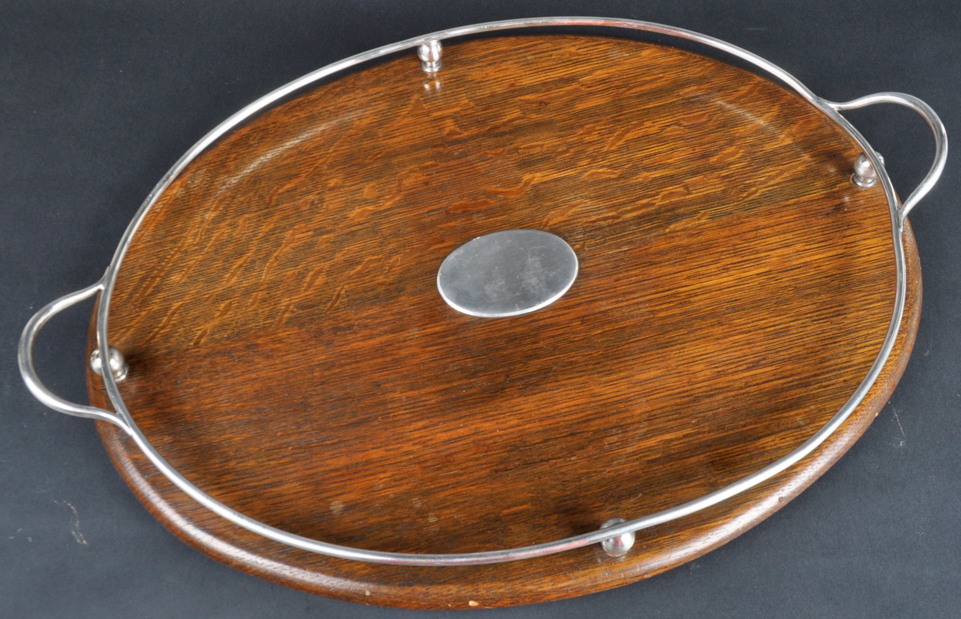 EARLY 20TH CENTURY EDWARDIAN OAK & SILVER PLATE TRAY - Bild 2 aus 4