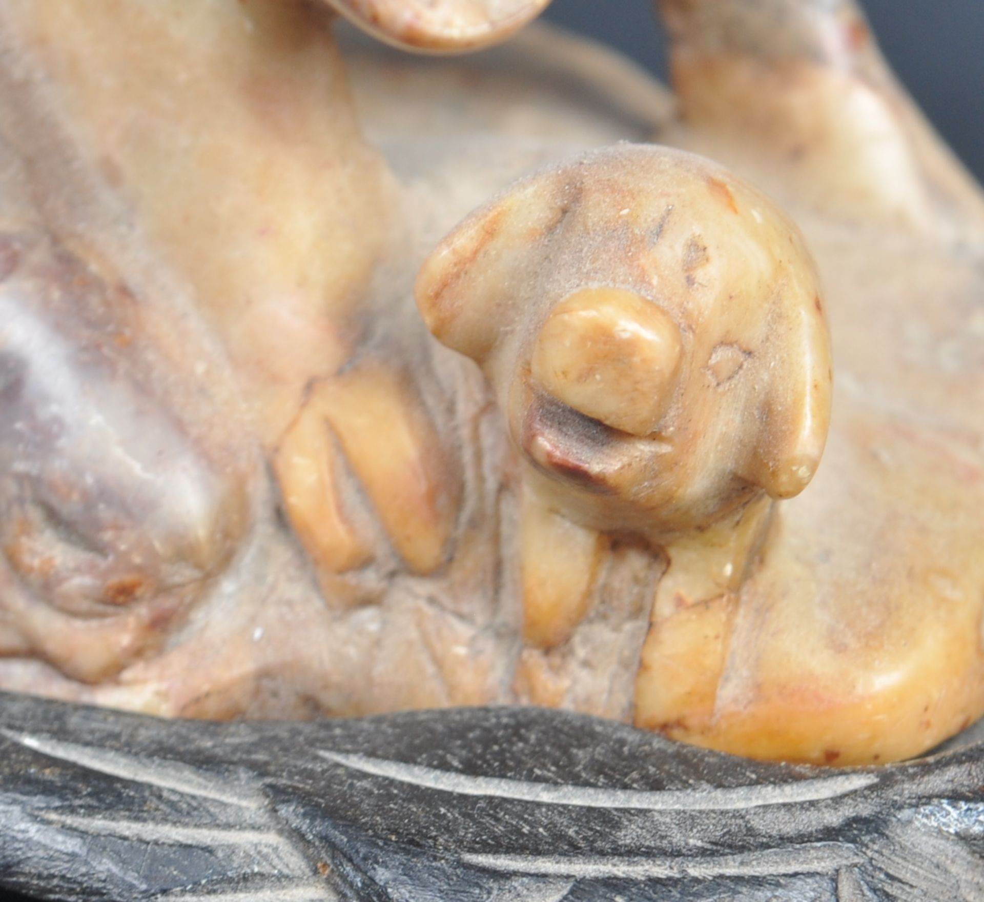 19TH CENTURY CHINESE HAND CARVED SOAPSTONE SOW - Image 6 of 7