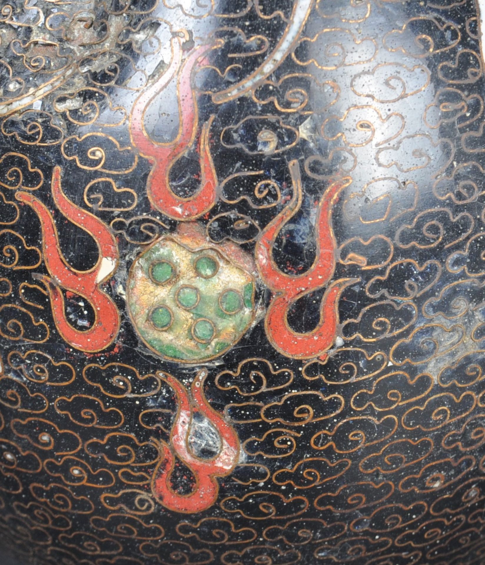 PAIR OF 19TH CENTURY CHINESE CLOISONNE DRAGON VASES - Image 5 of 7