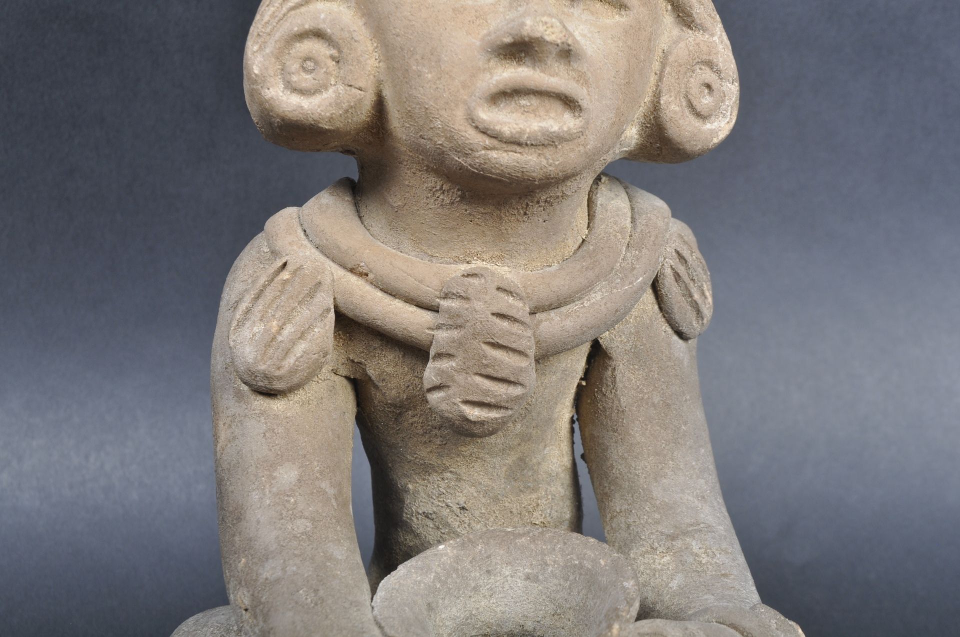 PRE COLUMBIAN AZTEC FIGURE WITH POT - Image 8 of 8