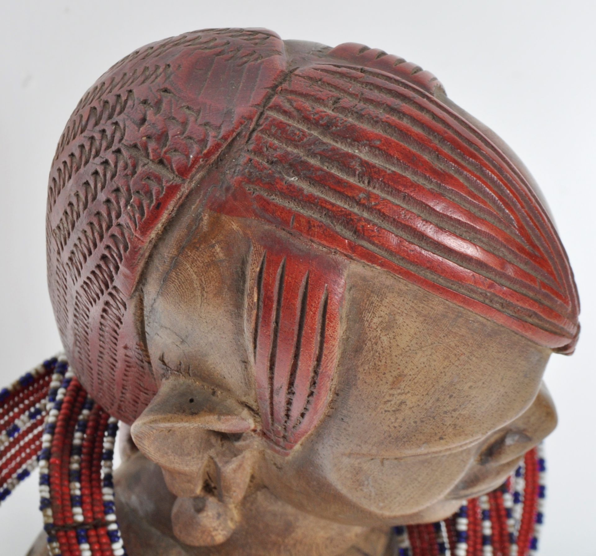 LARGE AFRICAN FIGURE WITH MAASAI BEAD NECKLACES - Image 7 of 7