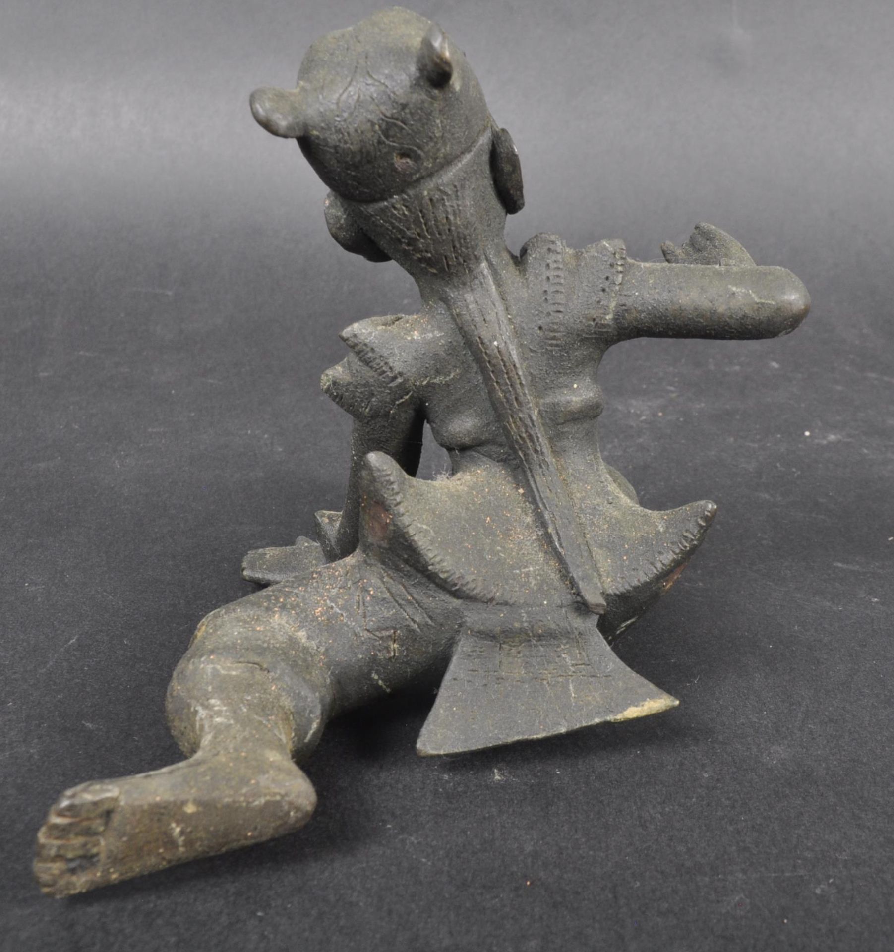 EARLY 20TH CENTURY INDIAN BRONZE FIGURINE - Image 3 of 8