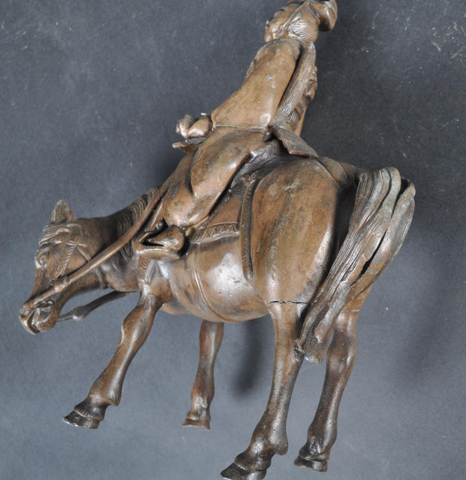 EARLY 20TH CENTURY CHINESE BRONZE WARRIOR ON HORSE - Image 9 of 12