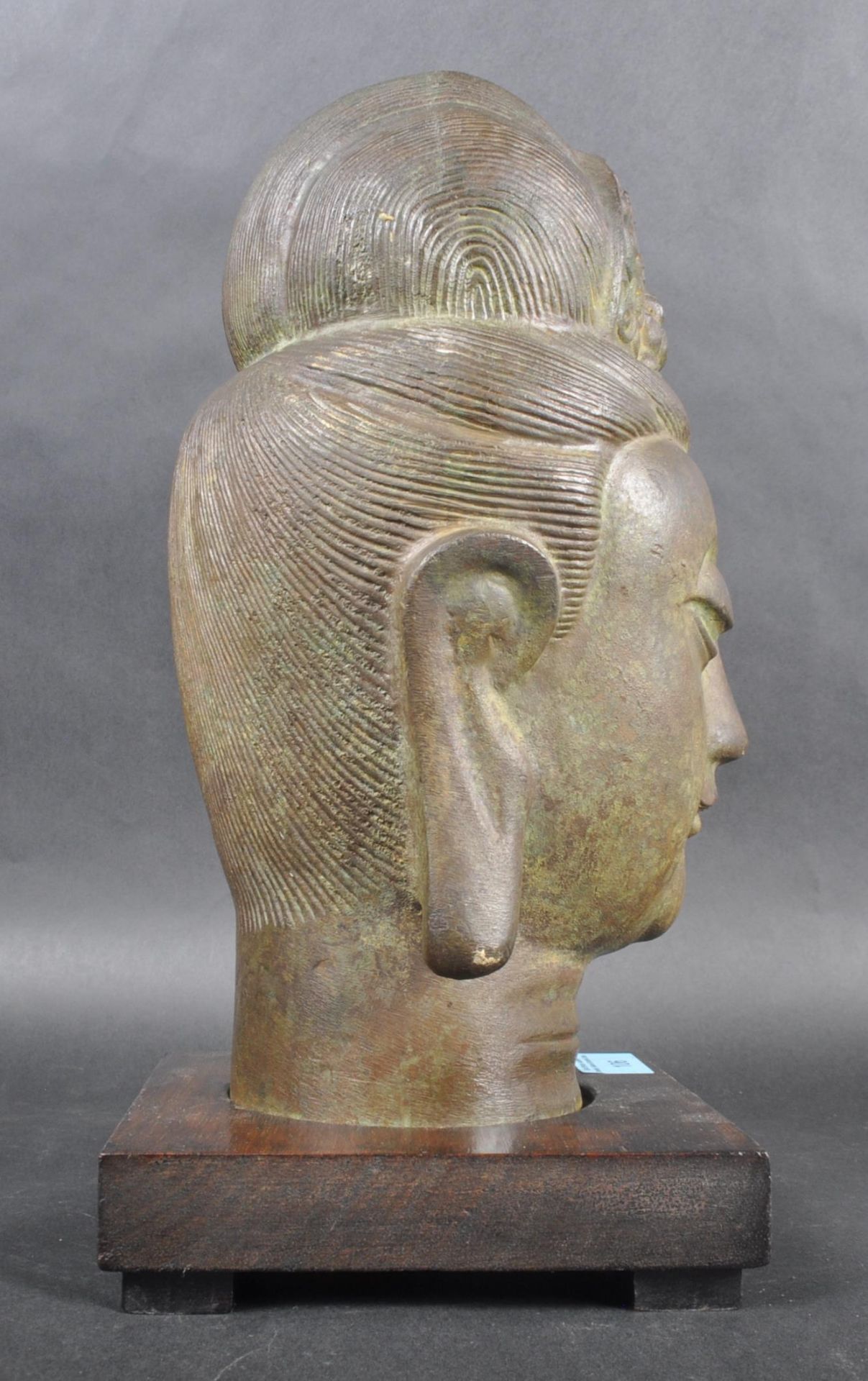 LARGE 19TH CENTURY CHINESE BRONZE GUANYIN BUST - Image 4 of 11