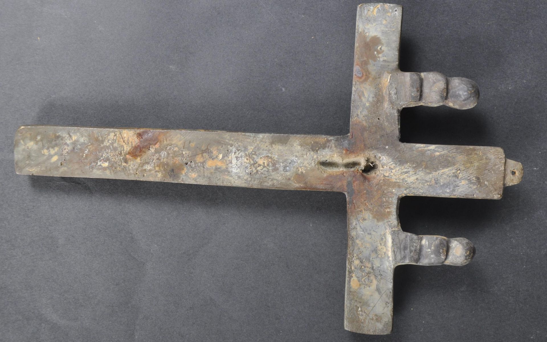 19TH CENTURY BRONZE BAKONGO CRUCIFIX - Image 8 of 8