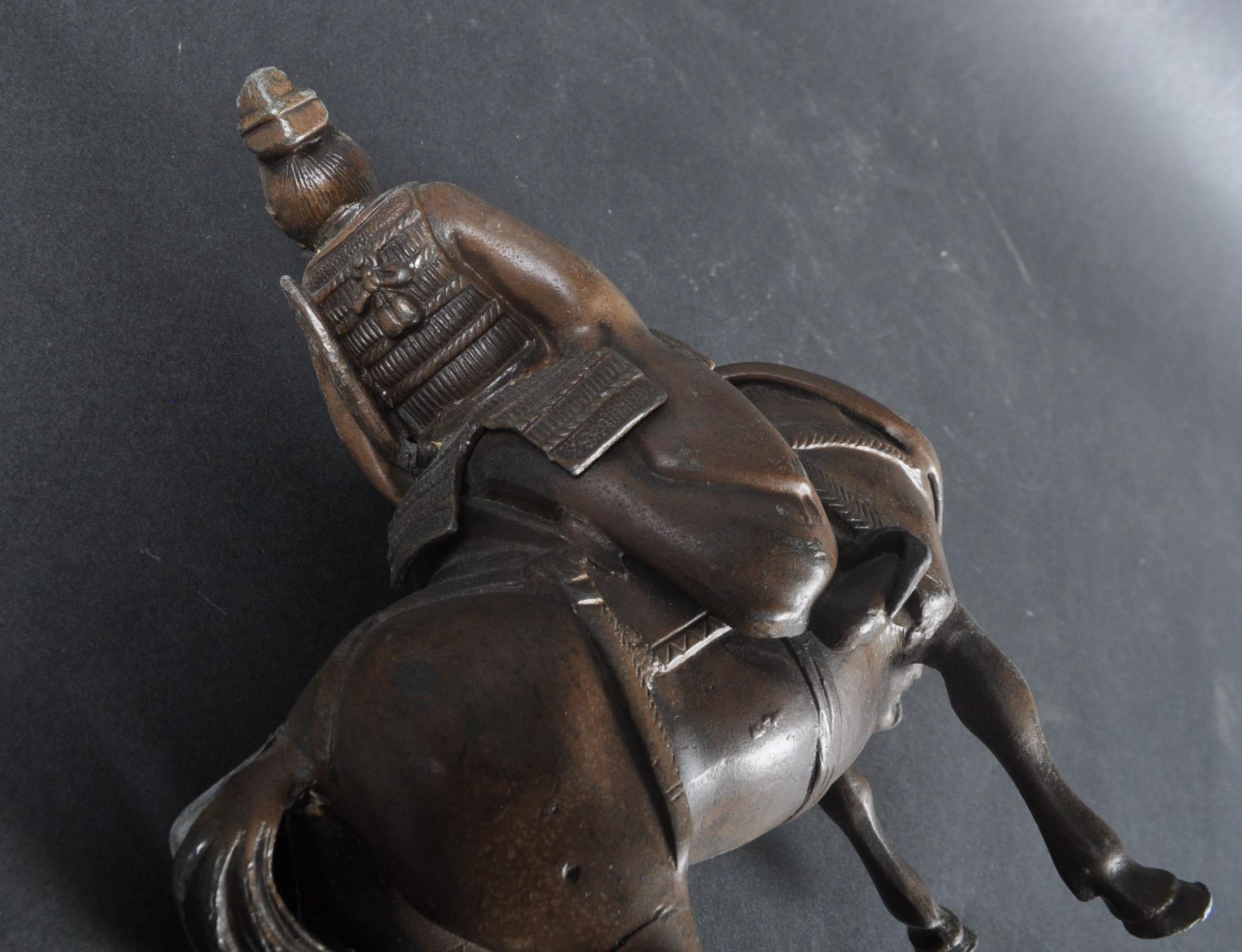 EARLY 20TH CENTURY CHINESE BRONZE WARRIOR ON HORSE - Image 10 of 12