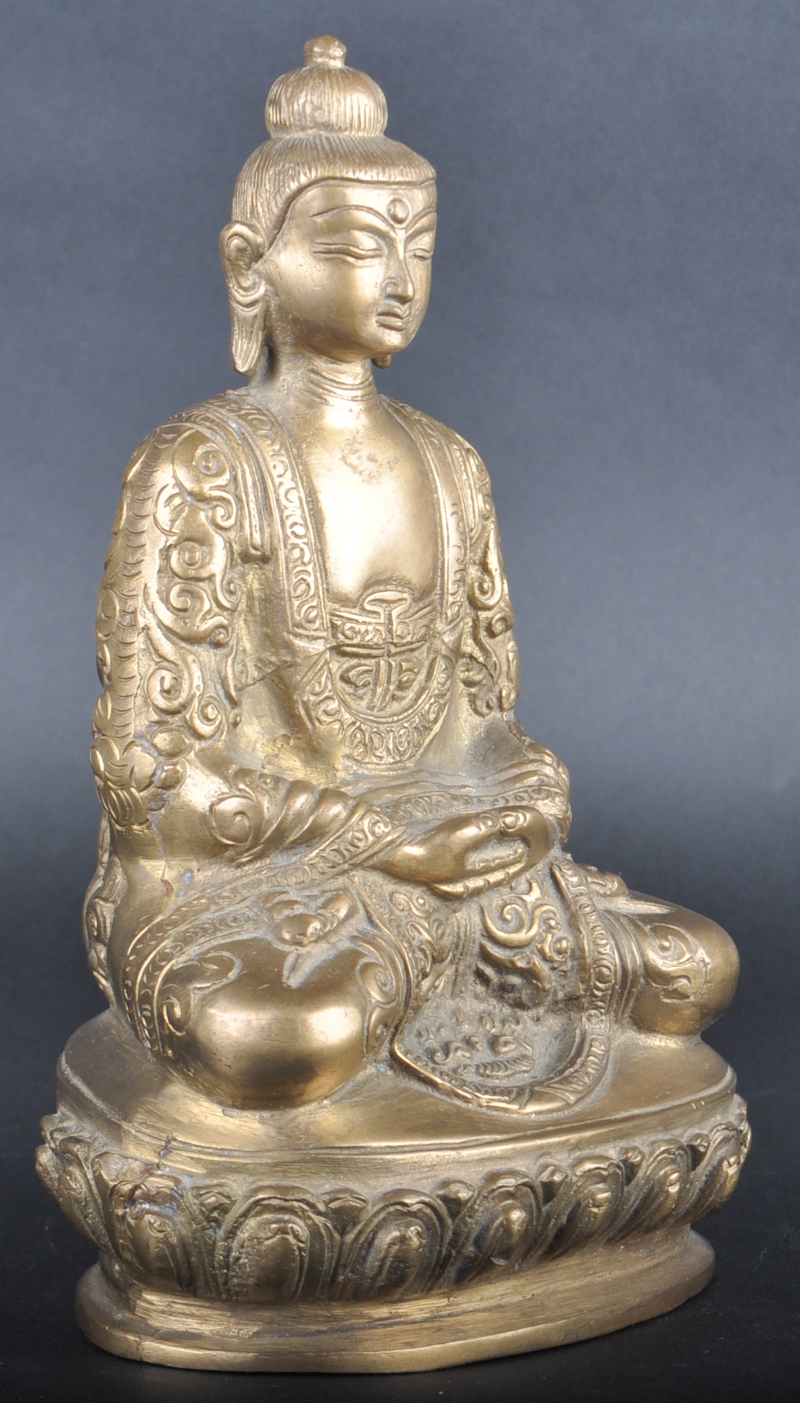 EARLY 20TH CENTURY CHINESE BRONZE BUDDHA - Image 2 of 5