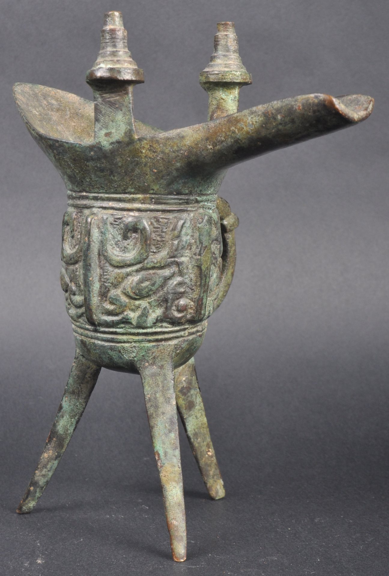 19TH CENTURY CHINESE BRONZE JUE RITUAL VESSEL