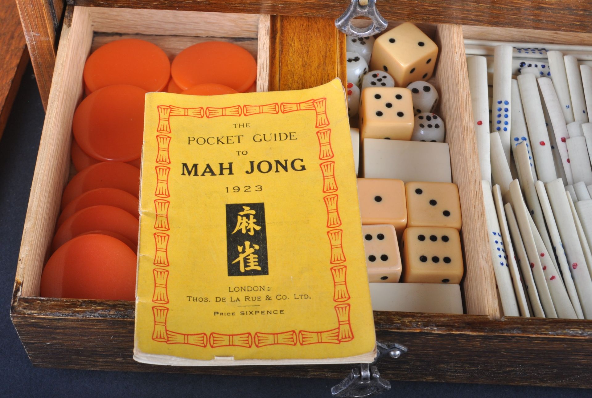 EARLY 20TH CENTURY CHINESE MAHJONG SET - Bild 13 aus 14