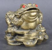 EARLY 20TH CENTURY CHINESE BRASS MONEY TOAD