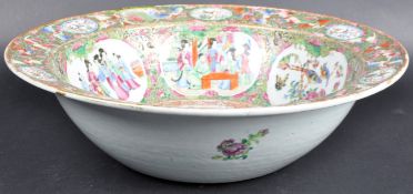 LARGE 19TH CENTURY CHINESE FAMILLE ROSE BOWL