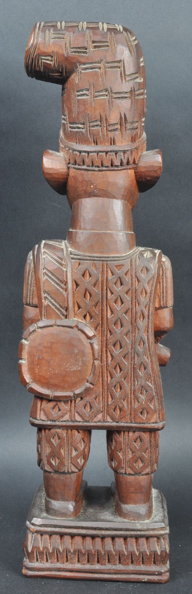 LAMIDI OLONADE FAKEYE - CARVED NIGERIAN TRIBAL FIGURE - Bild 4 aus 10