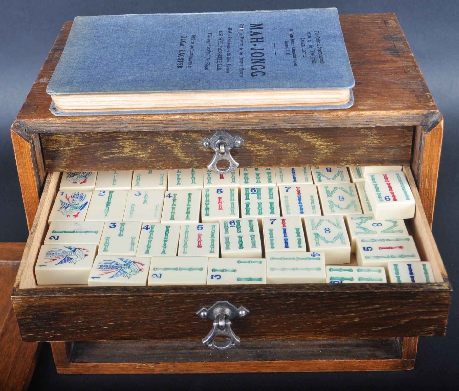 EARLY 20TH CENTURY CHINESE MAHJONG SET - Bild 7 aus 14